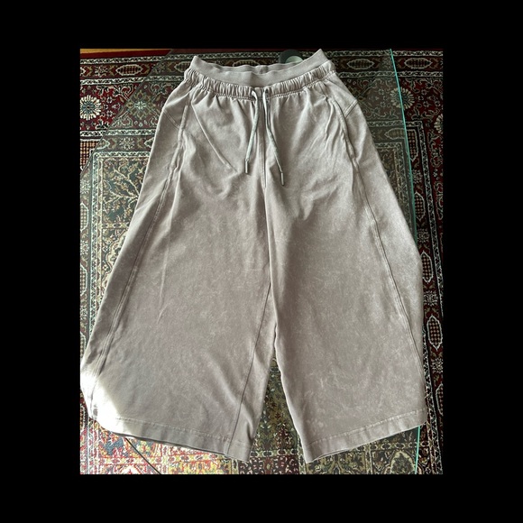 Lululemon Pants size 2